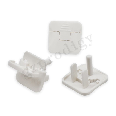 A tomada Nontoxic plástica universal da tomada dos E.U. cobre o branco para proteger crianças do perigo elétrico