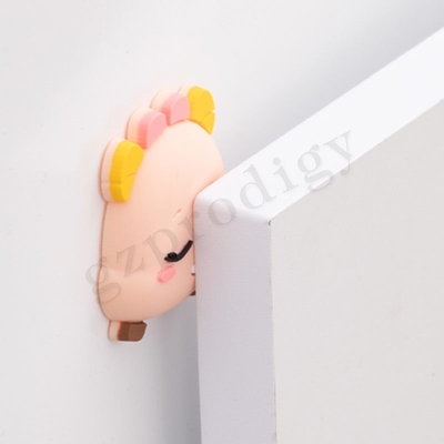 Batente de porta autoadesivo para porta em cunha de desenho animado de plástico montado na parede